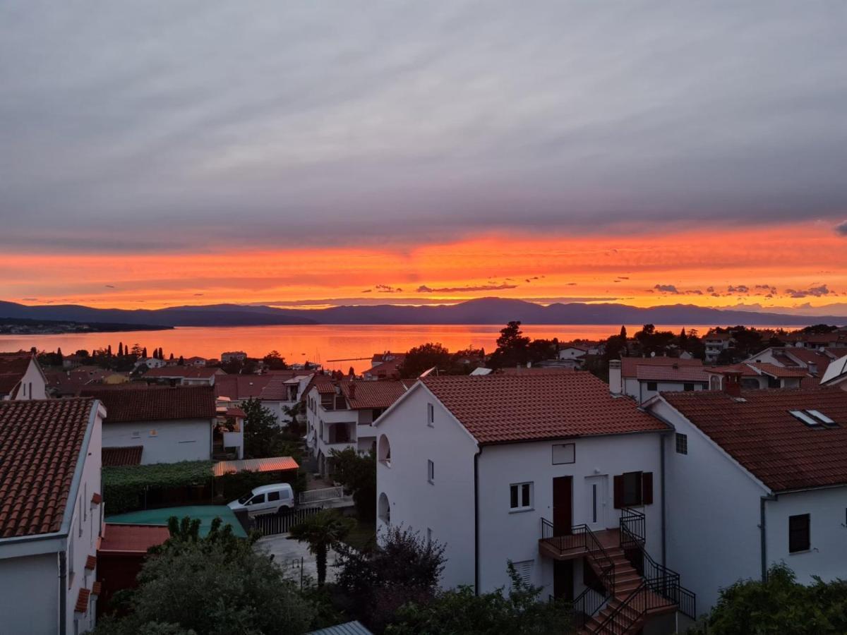 Apartments Dilja Malinska Esterno foto