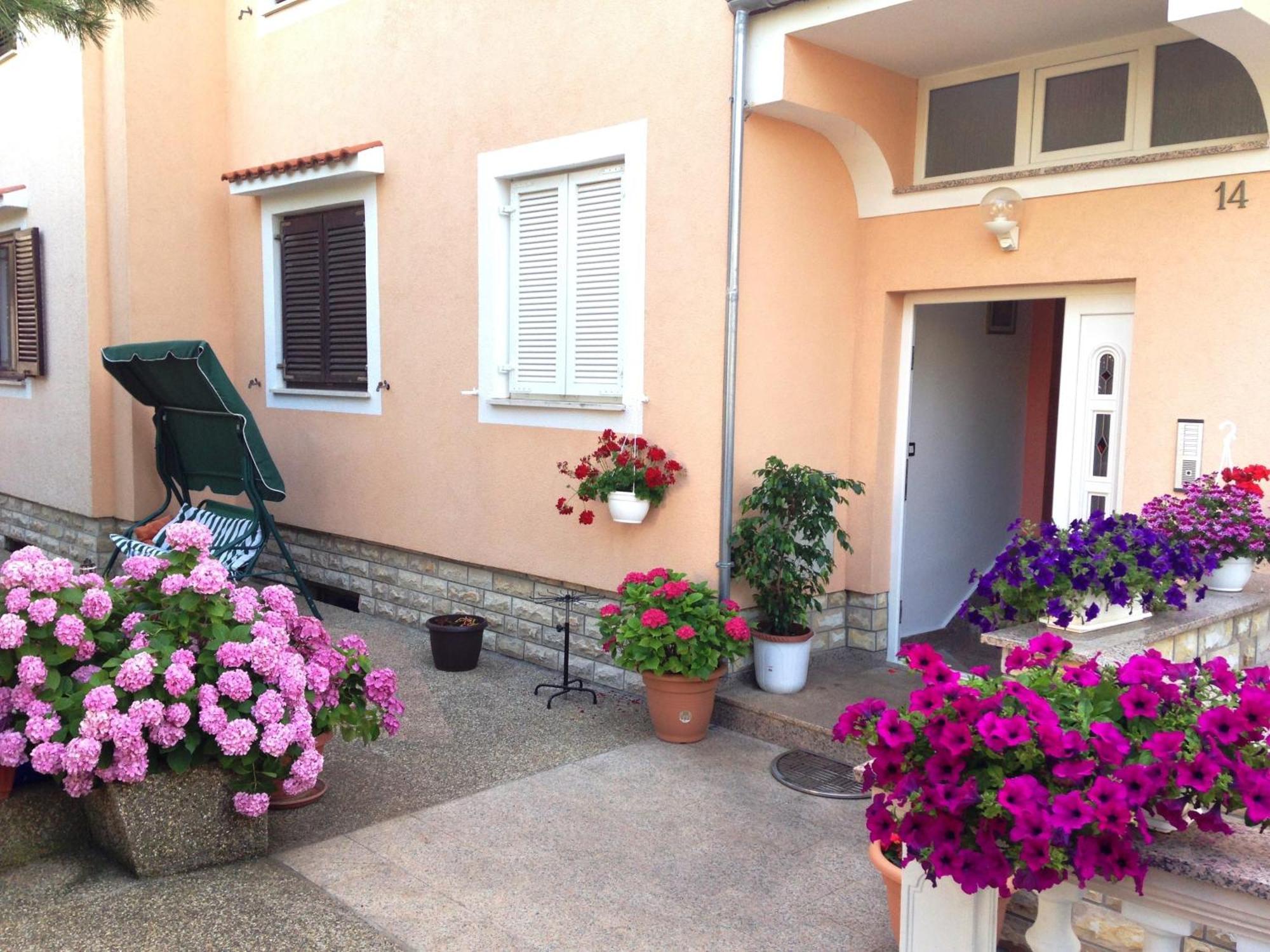 Apartments Dilja Malinska Esterno foto